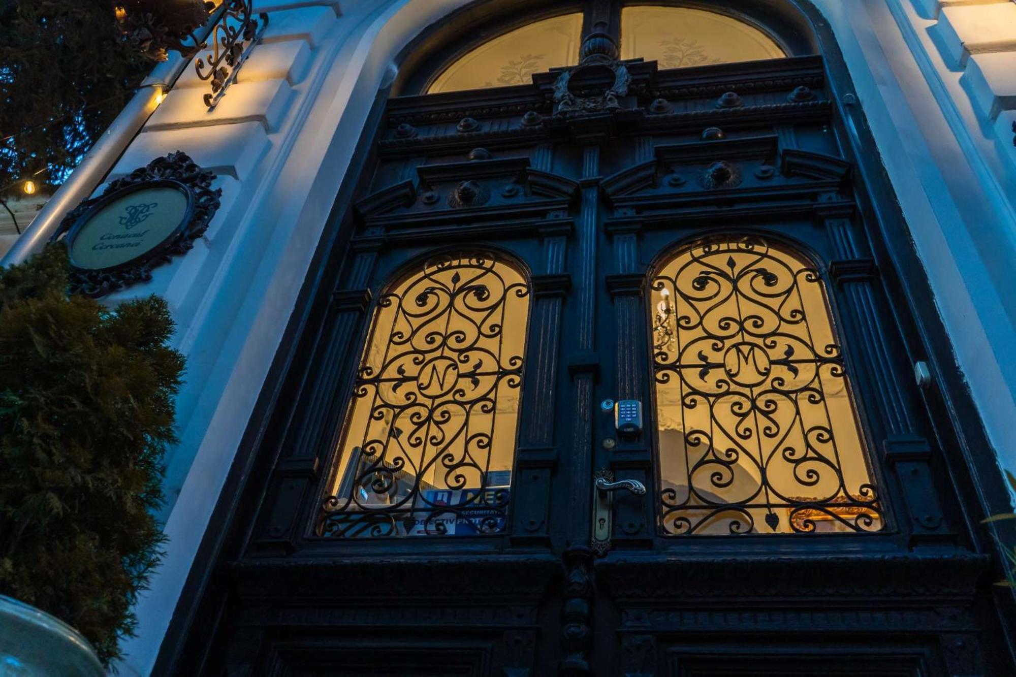 Conacul Coroanei Luxury Boutique Hotel Bucharest Exterior photo