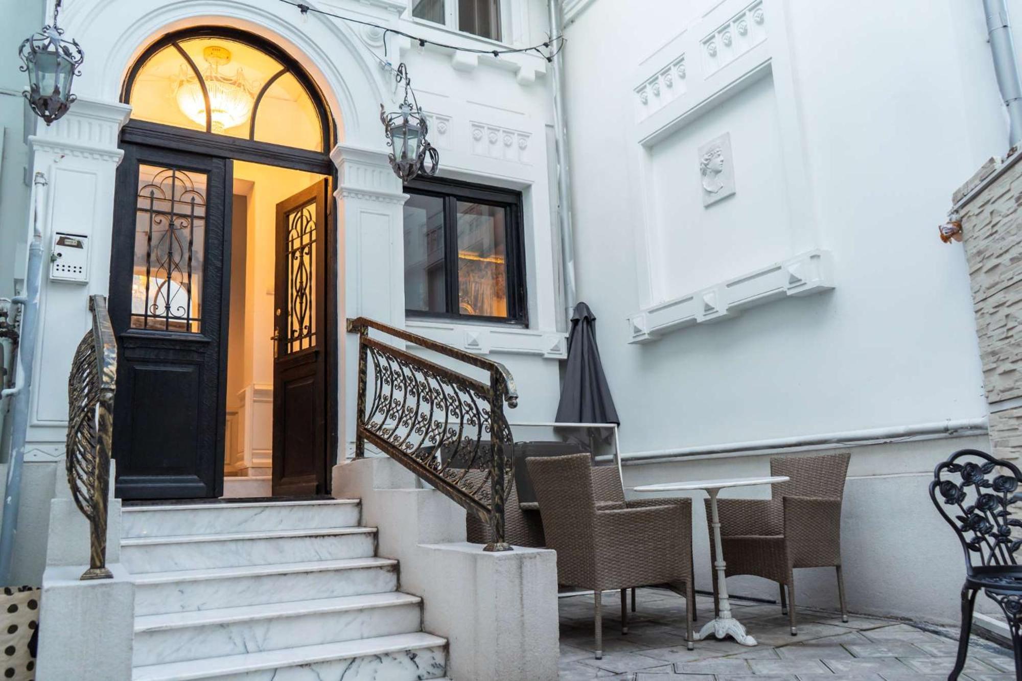 Conacul Coroanei Luxury Boutique Hotel Bucharest Exterior photo
